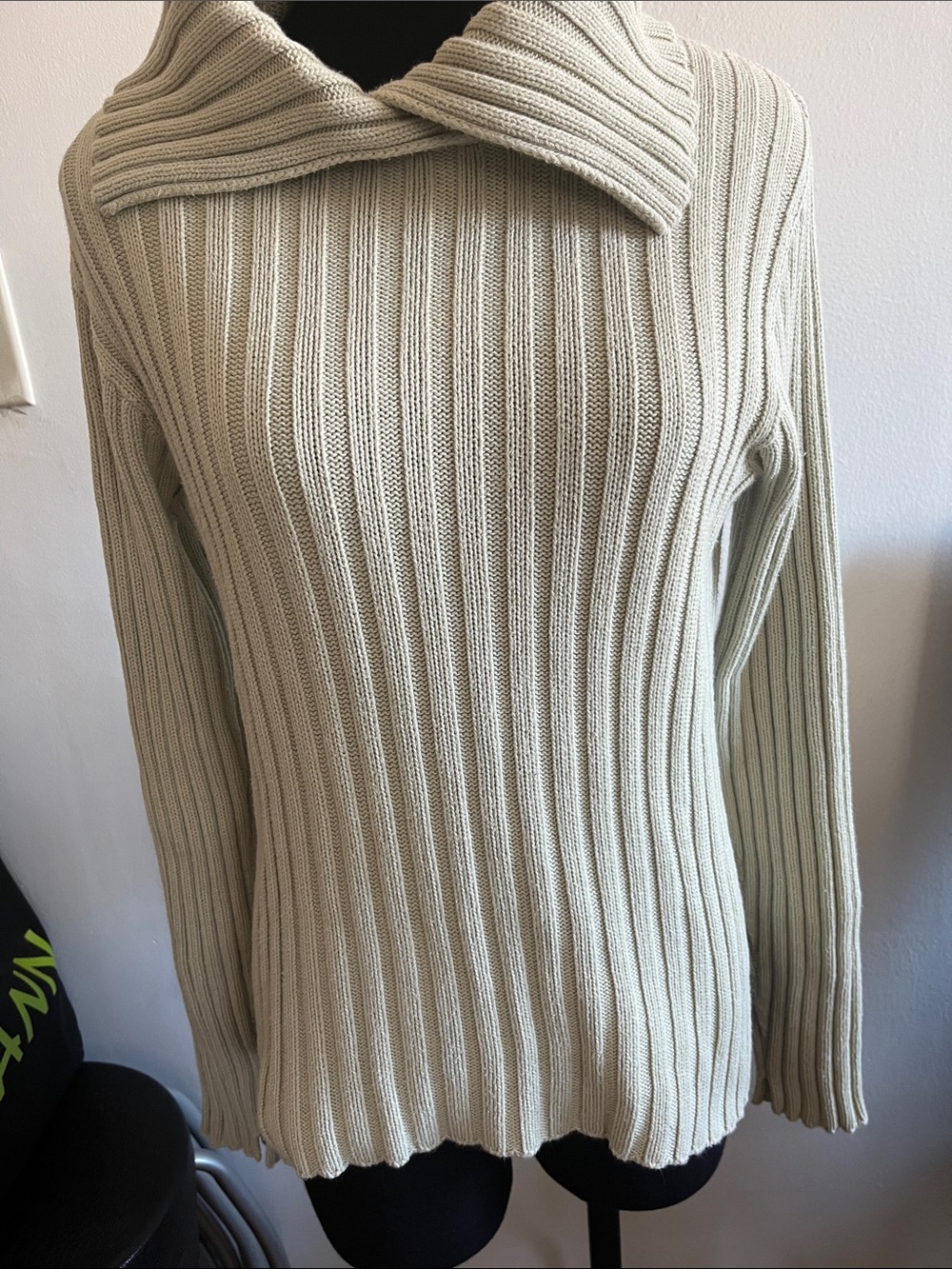 Ribbed Collared Women's Sweater - light green